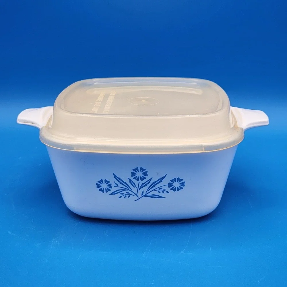 Vintage Corningware Corn Flower 2 3/4 cup P-43-B Dish Casserole with Plastic lid